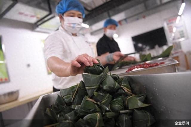 半岛官网客流估计提拔超15% 景区门店预订热 双节叠加引餐饮高潮
